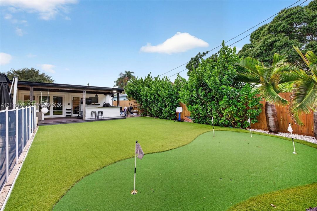 For Sale: $899,000 (3 beds, 3 baths, 1502 Square Feet)