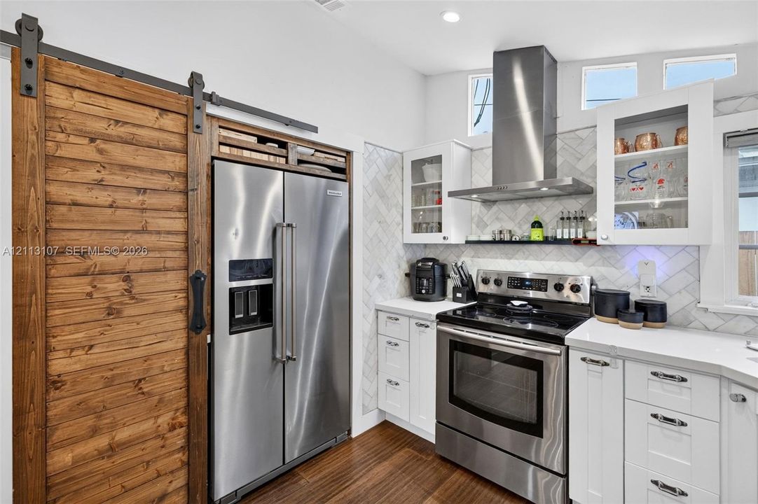 For Sale: $899,000 (3 beds, 3 baths, 1502 Square Feet)