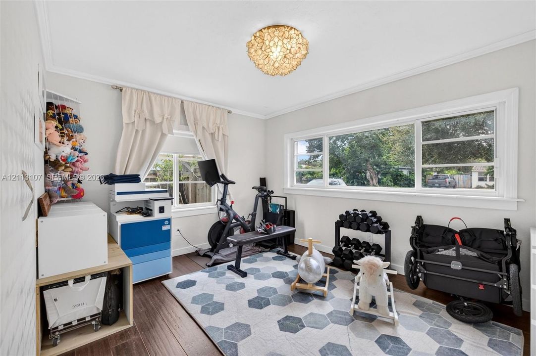 For Sale: $899,000 (3 beds, 3 baths, 1502 Square Feet)