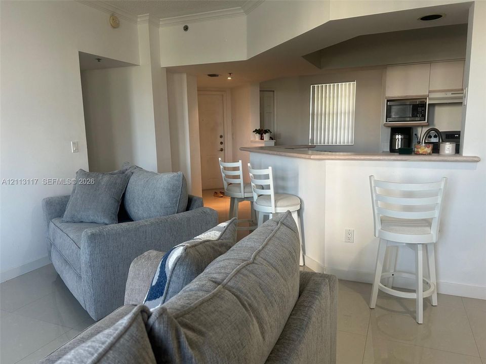 For Sale: $475,000 (2 beds, 2 baths, 1191 Square Feet)