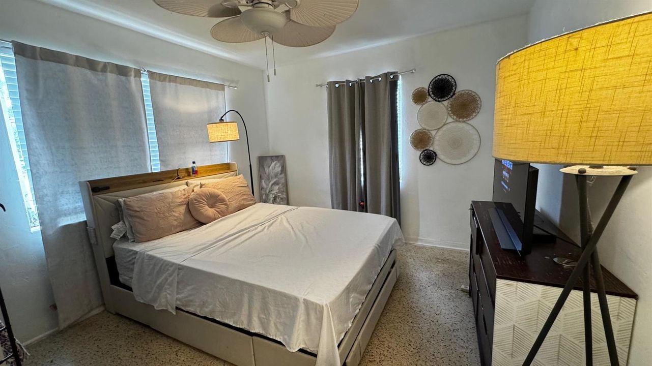 FOR SALE 1070 NE 143RD9