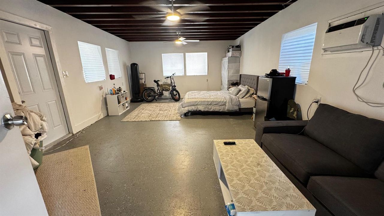 FOR SALE 1070 NE 143RD ST5