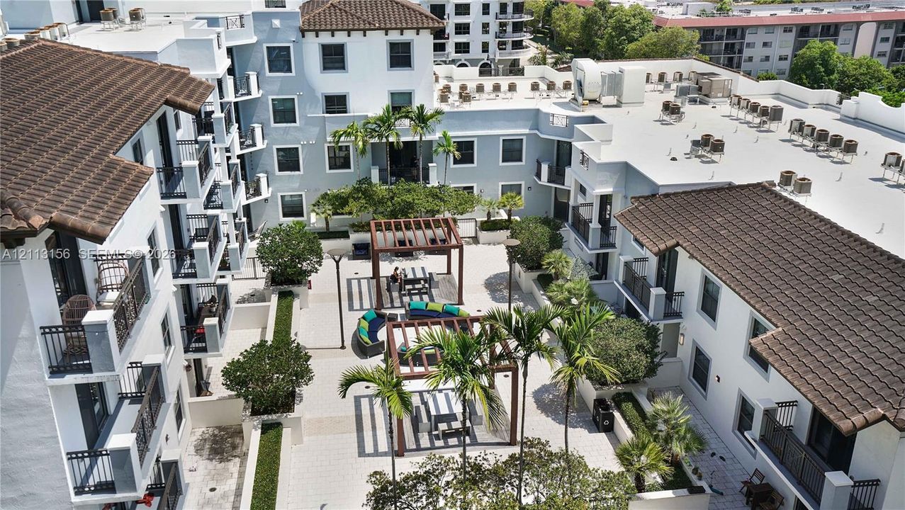 В аренду: $3,550 (2 спален, 2 ванн, 1352 Квадратных фут)