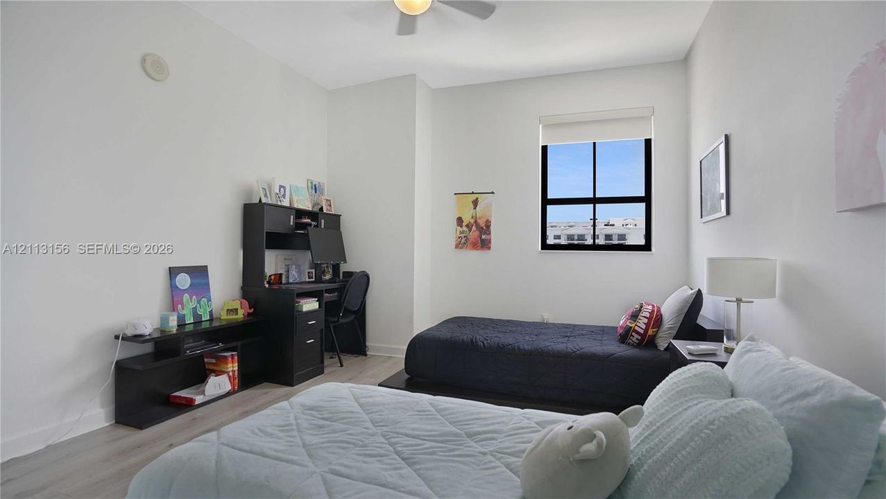 В аренду: $3,550 (2 спален, 2 ванн, 1352 Квадратных фут)