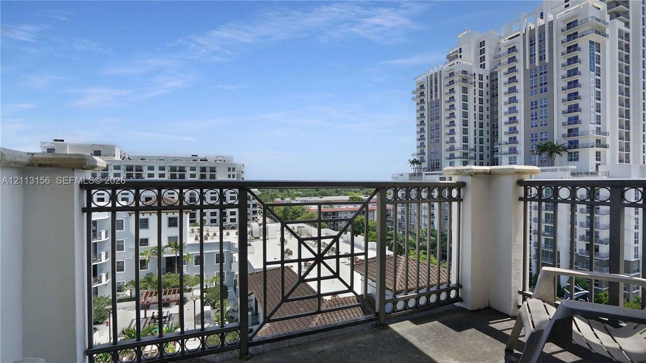 В аренду: $3,550 (2 спален, 2 ванн, 1352 Квадратных фут)