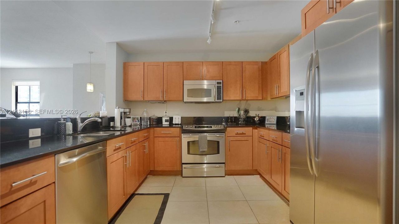 В аренду: $3,550 (2 спален, 2 ванн, 1352 Квадратных фут)