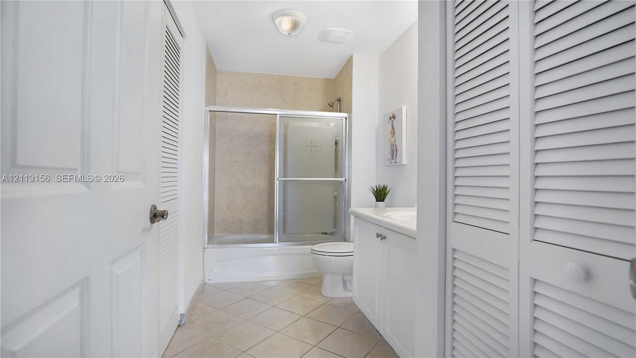 В аренду: $3,550 (2 спален, 2 ванн, 1352 Квадратных фут)