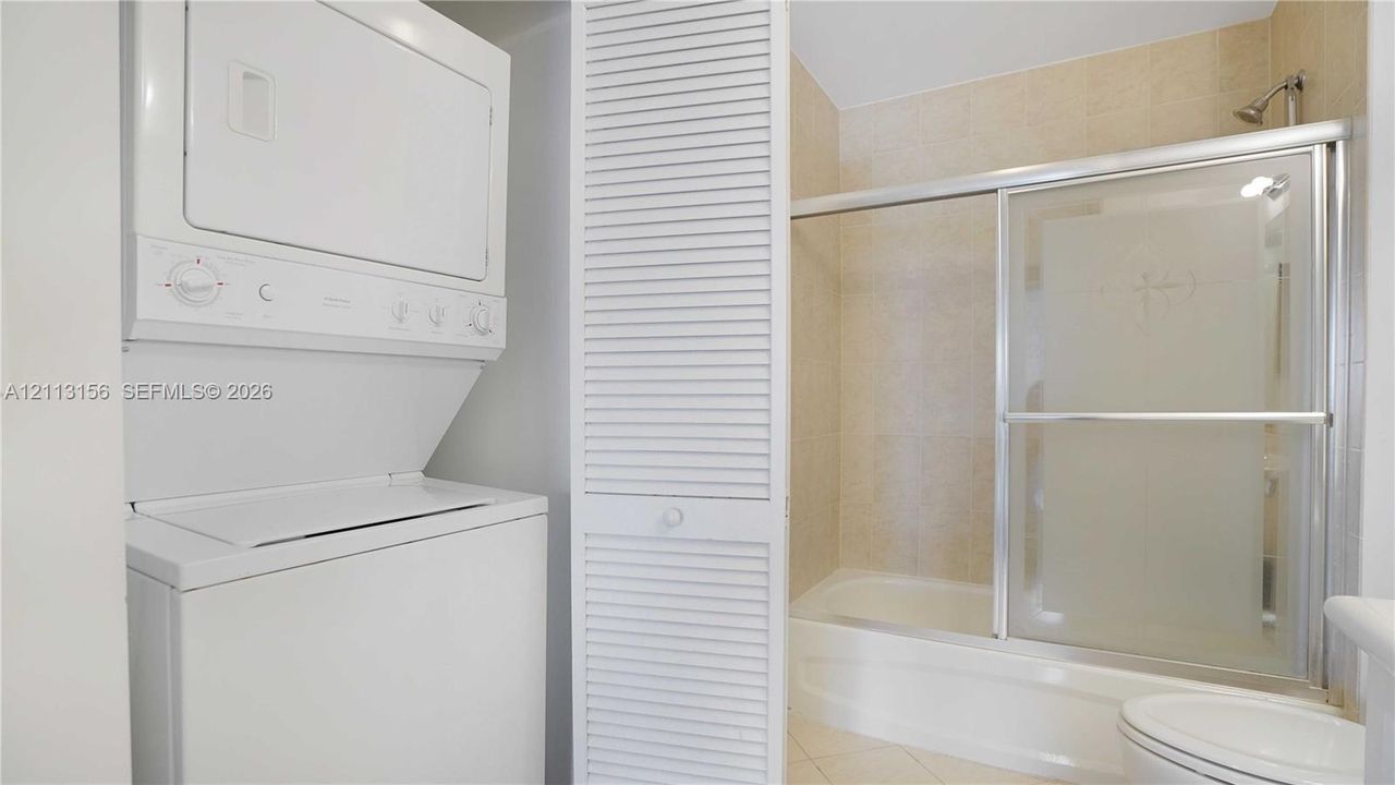 В аренду: $3,550 (2 спален, 2 ванн, 1352 Квадратных фут)