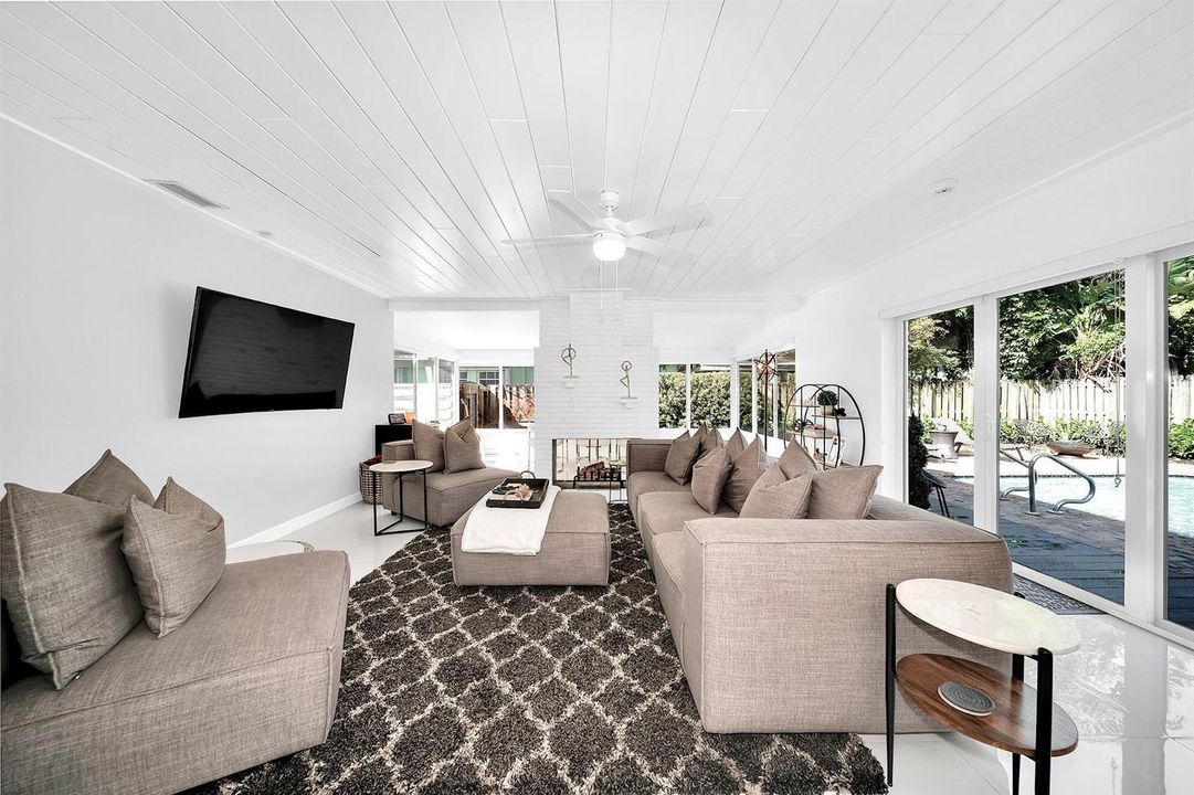 1303 Cordova Dr 3
