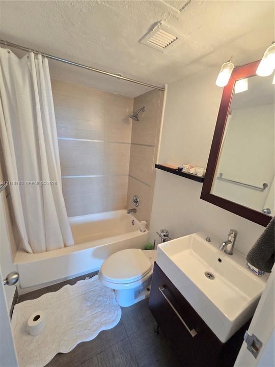 For Rent: $4,200 (2 beds, 2 baths, 1088 Square Feet)