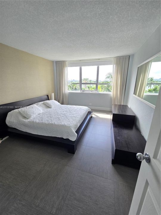 For Rent: $4,200 (2 beds, 2 baths, 1088 Square Feet)