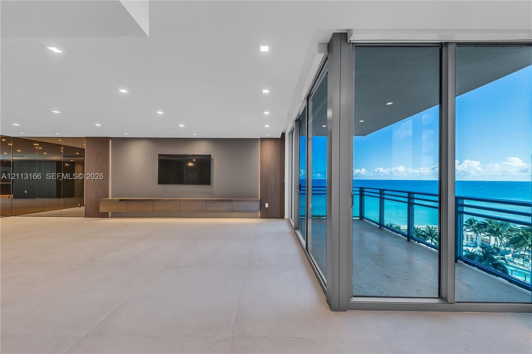 En Venta: $2,899,000 (2 camas, 2 baños, 2260 Pies cuadrados)