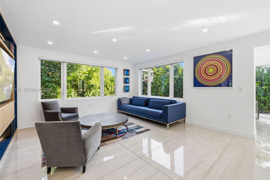 For Sale: $7,499,000 (6 beds, 4 baths, 4464 Square Feet)