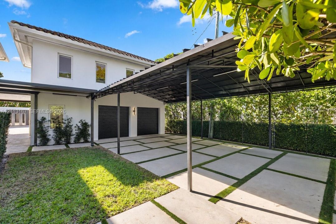 For Sale: $7,499,000 (6 beds, 4 baths, 4464 Square Feet)