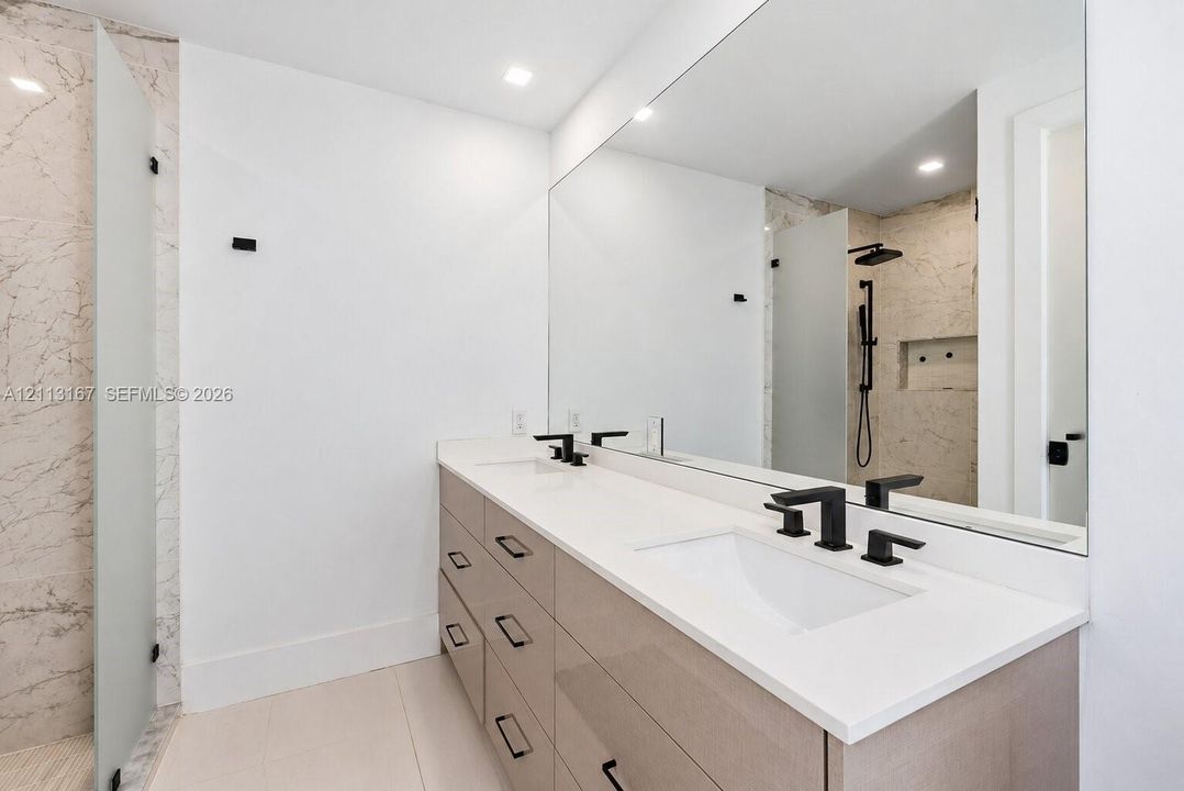 For Sale: $7,499,000 (6 beds, 4 baths, 4464 Square Feet)