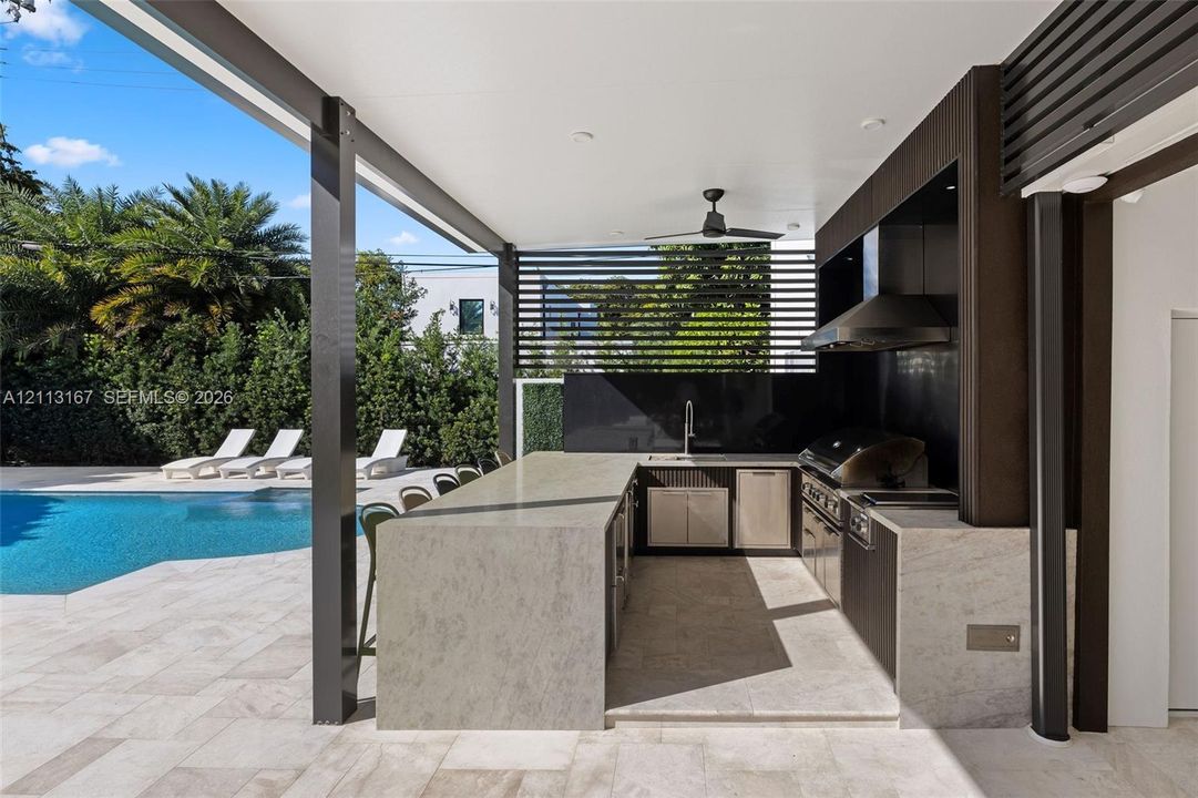 For Sale: $7,499,000 (6 beds, 4 baths, 4464 Square Feet)
