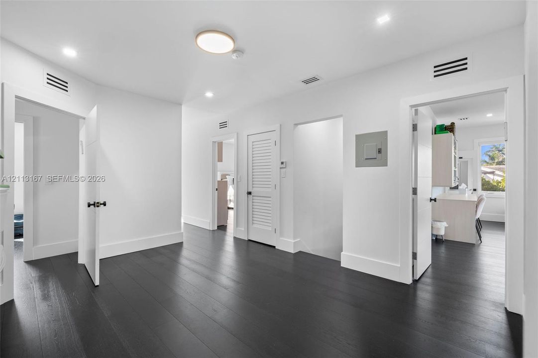 For Sale: $7,499,000 (6 beds, 4 baths, 4464 Square Feet)