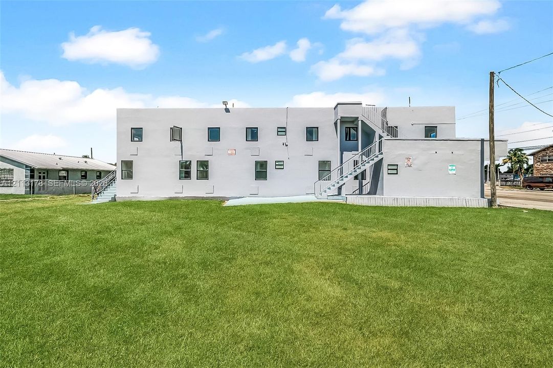 For Sale: $865,000 (0.24 acres)