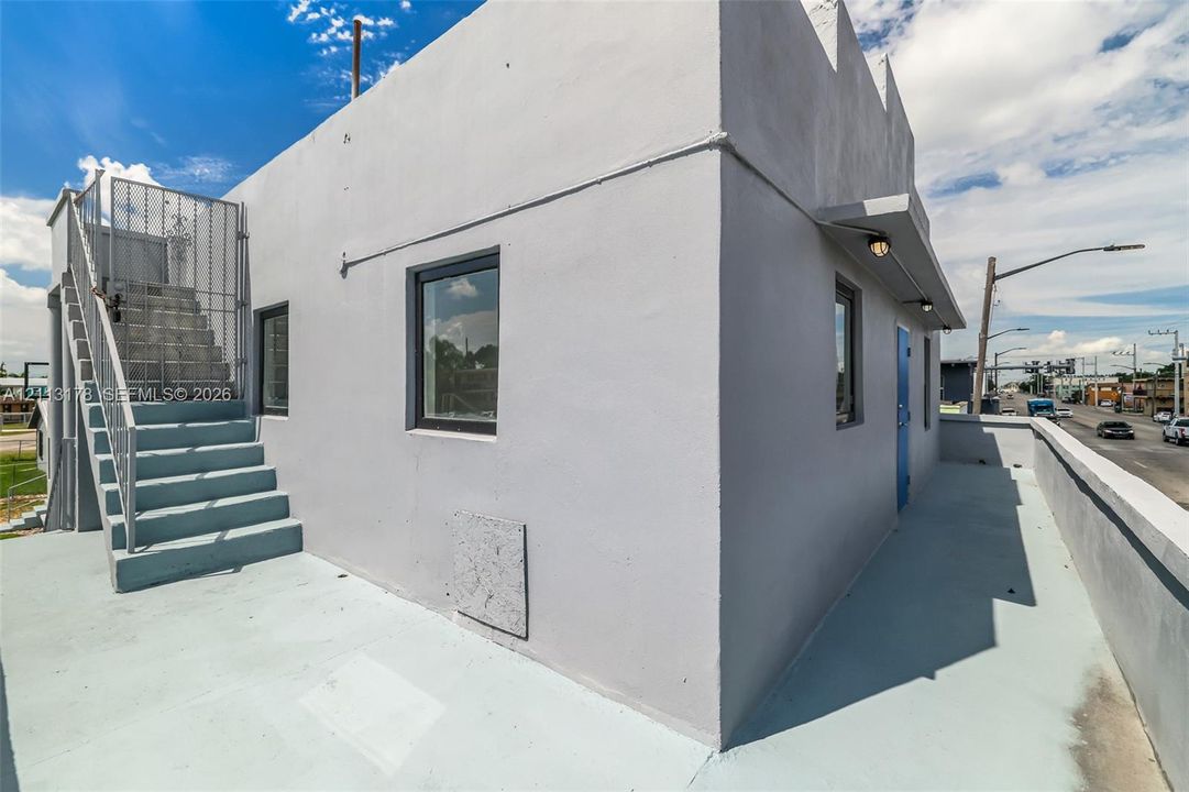 For Sale: $865,000 (0.24 acres)