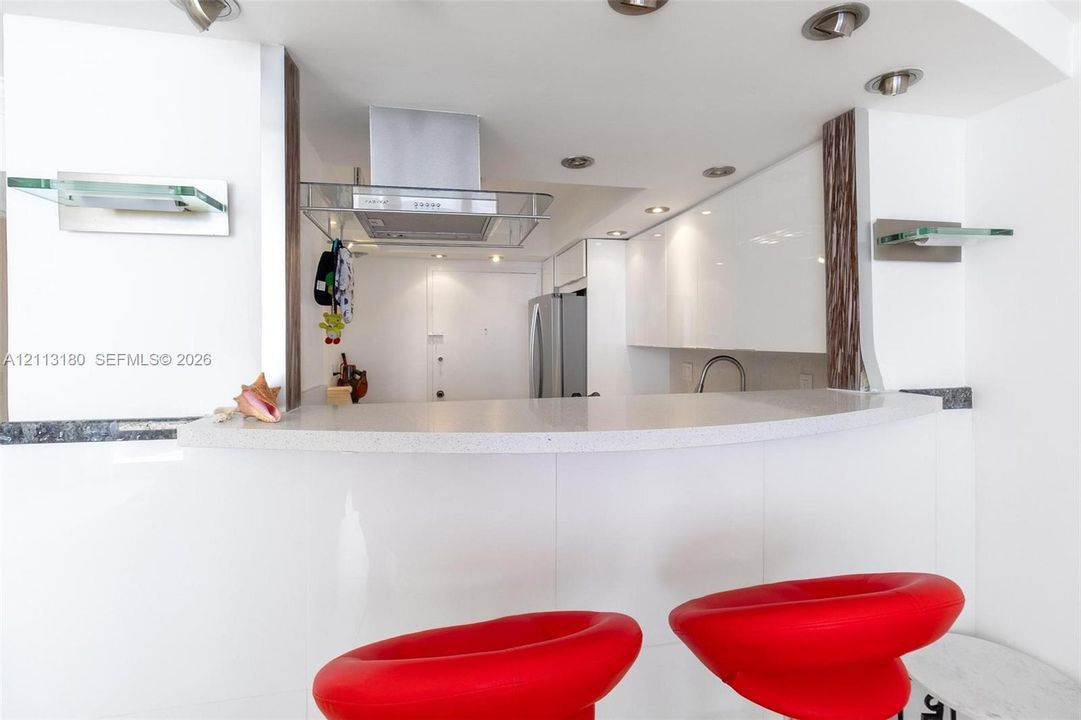 На продажу: $315,000 (1 спален, 1 ванн, 832 Квадратных фут)