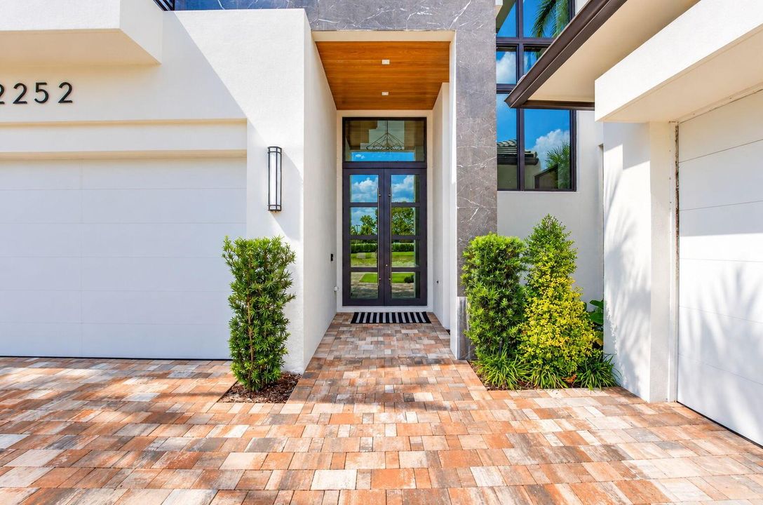 LOTS OF CURB APPEAL