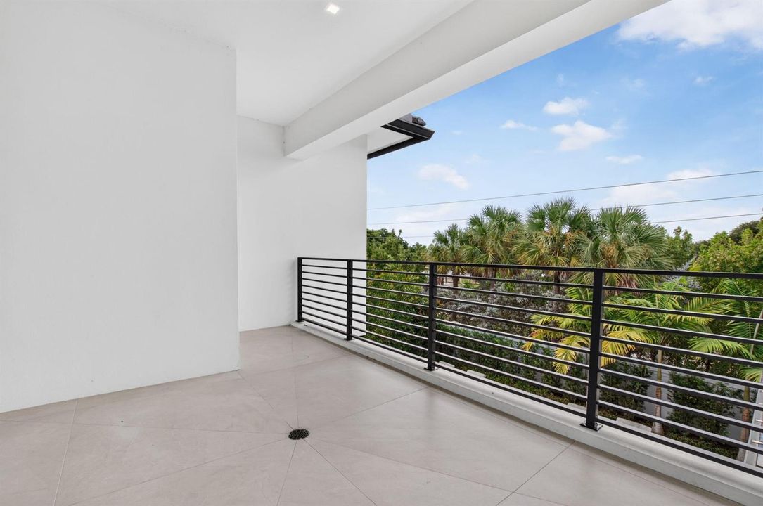 2ND FLOOR BALCONY