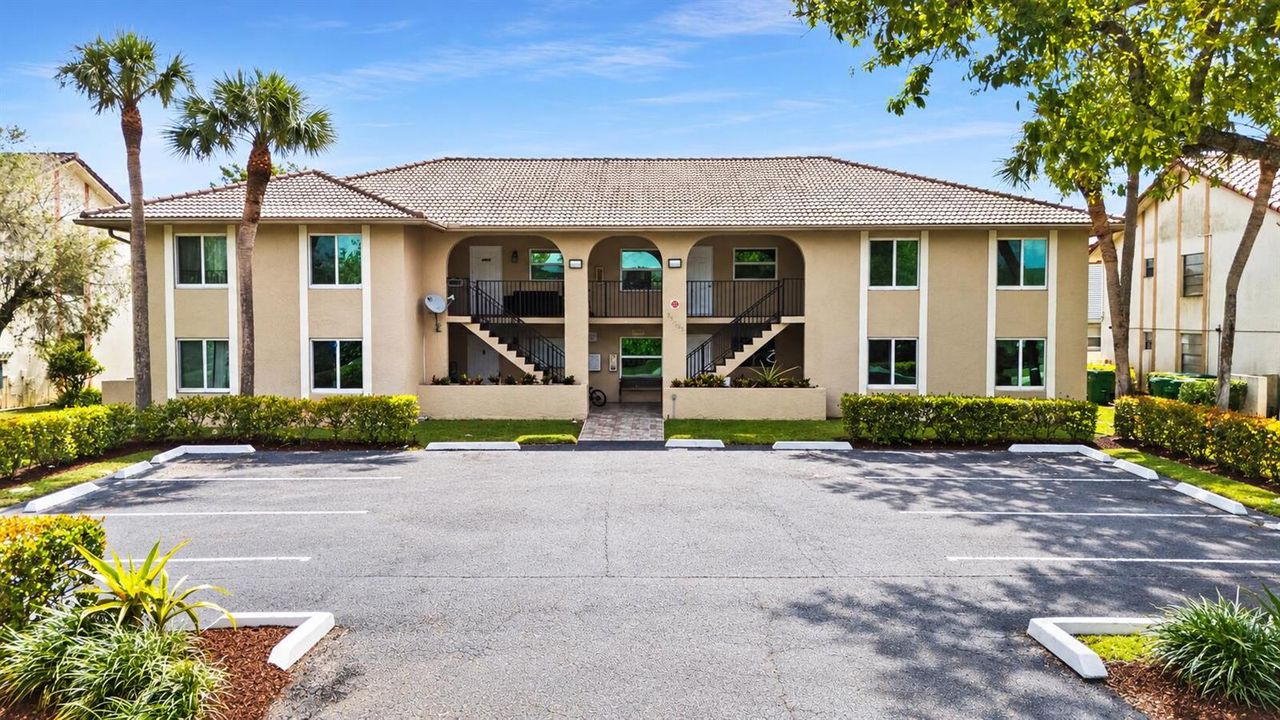Sunny Symmetrical Apartment Courtyard