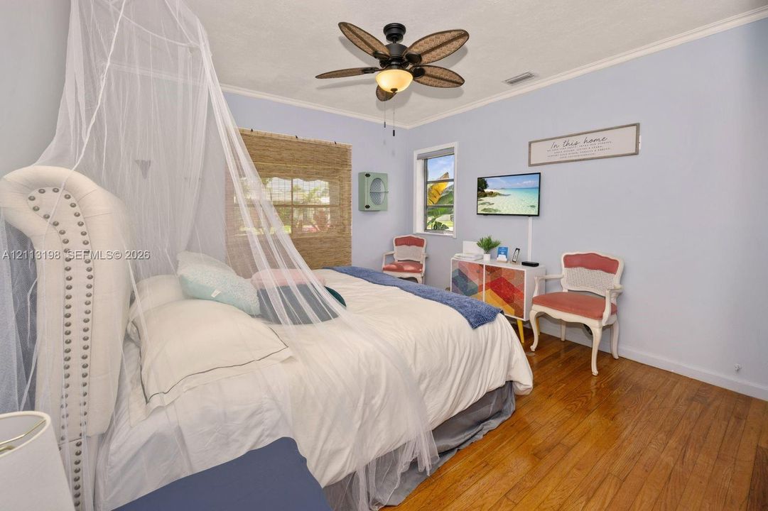 For Rent: $2,900 (2 beds, 1 baths, 1494 Square Feet)