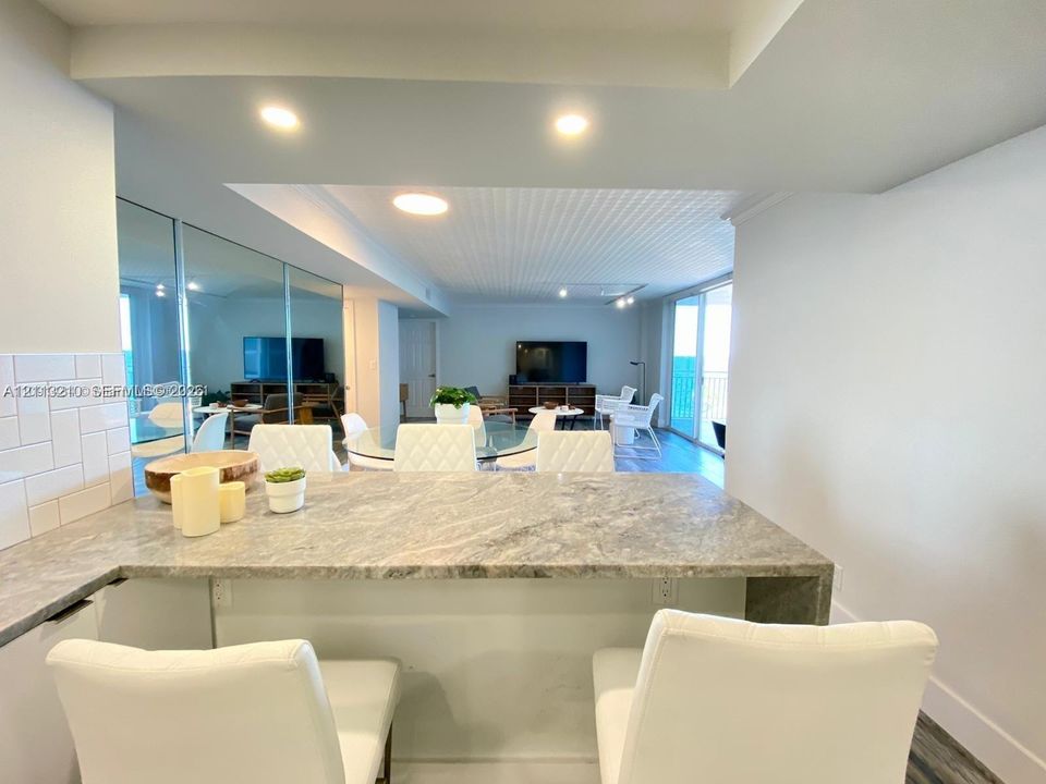 В аренду: $7,800 (3 спален, 2 ванн, 1708 Квадратных фут)