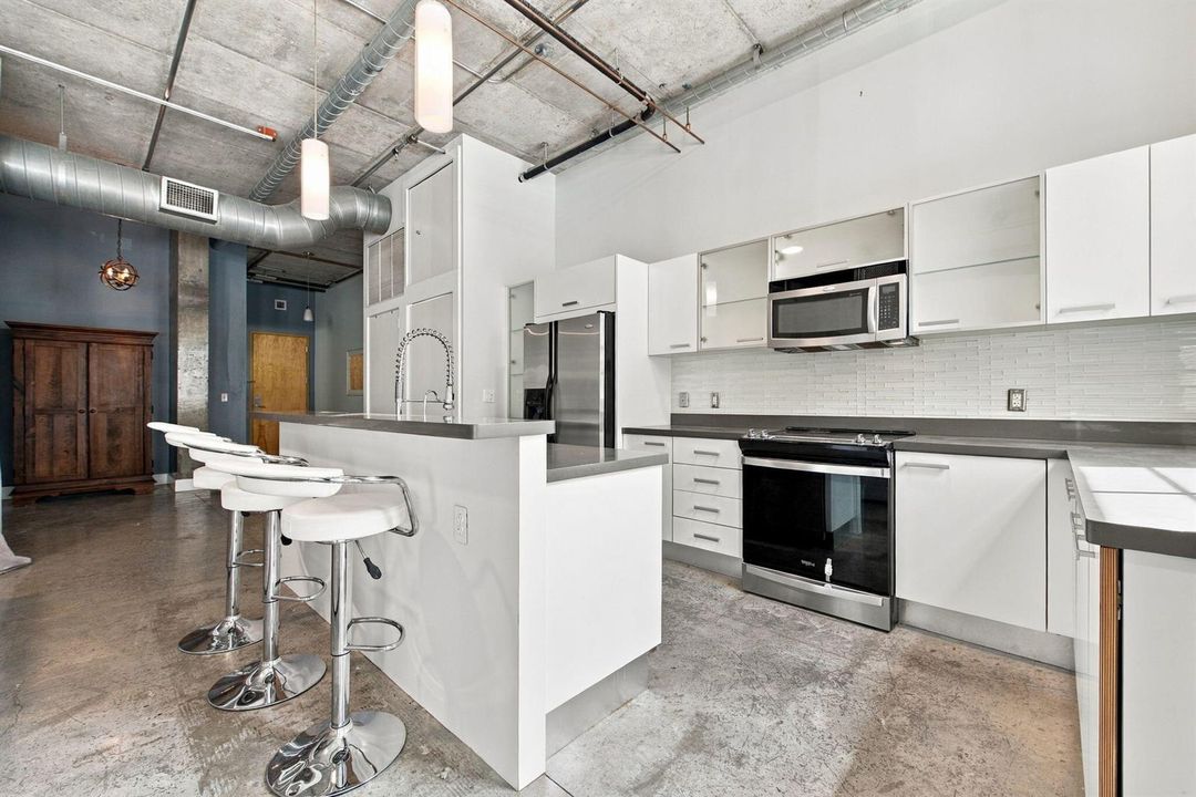 16-web-or-mls-434-nw-1st-ave-203