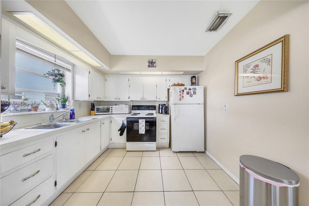 В аренду: $1,995 (2 спален, 2 ванн, 960 Квадратных фут)