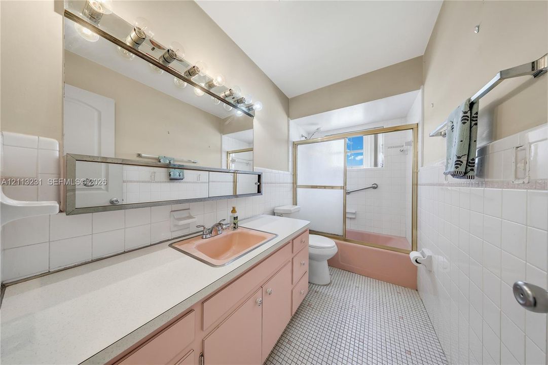 В аренду: $1,995 (2 спален, 2 ванн, 960 Квадратных фут)