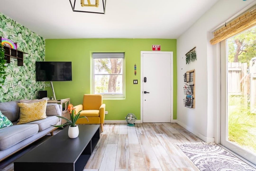 В аренду: $1,950 (1 спален, 1 ванн, 0 Квадратных фут)