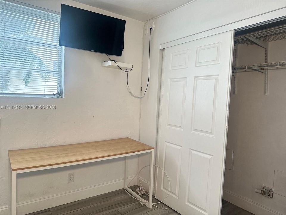 В аренду: $2,500 (2 спален, 1 ванн, 760 Квадратных фут)