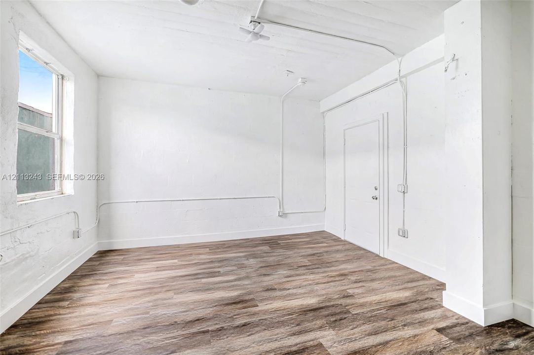 For Sale: $865,000 (0 beds, 0 baths, 5948 Square Feet)