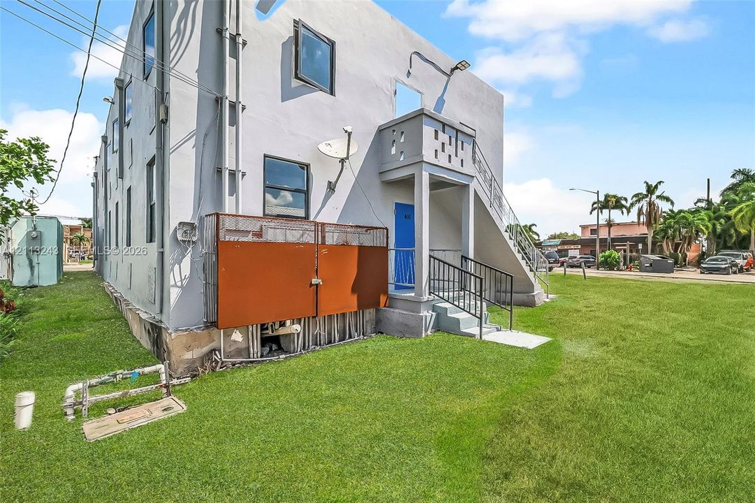 For Sale: $865,000 (0 beds, 0 baths, 5948 Square Feet)