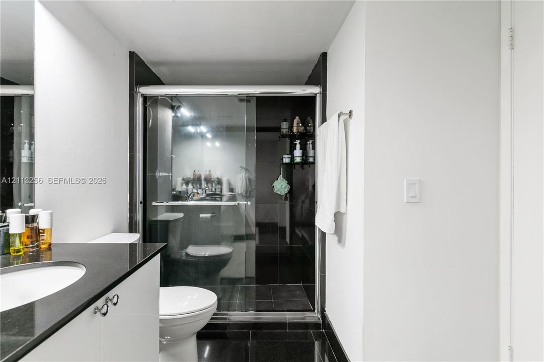 For Sale: $385,000 (2 beds, 2 baths, 1134 Square Feet)