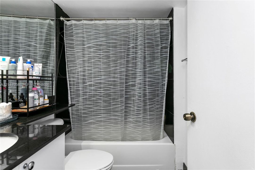 For Sale: $385,000 (2 beds, 2 baths, 1134 Square Feet)