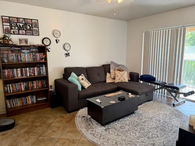 3718 lr tenant