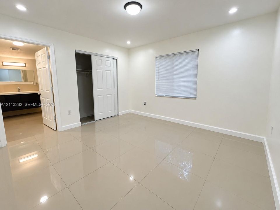 For Rent: $3,900 (3 beds, 3 baths, 1694 Square Feet)