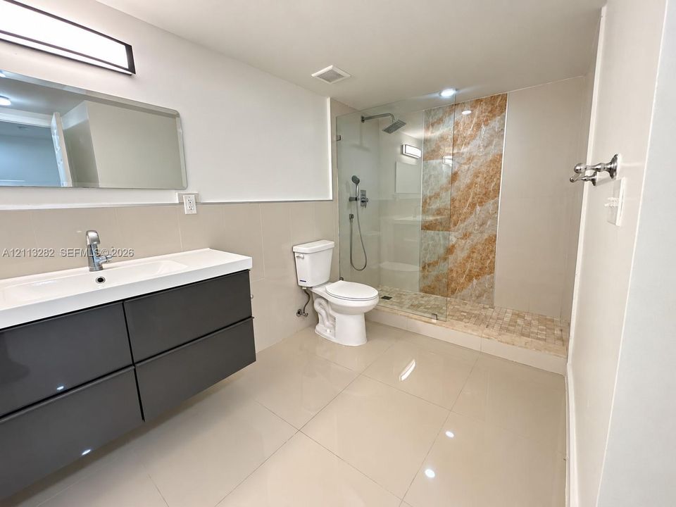 For Rent: $3,900 (3 beds, 3 baths, 1694 Square Feet)
