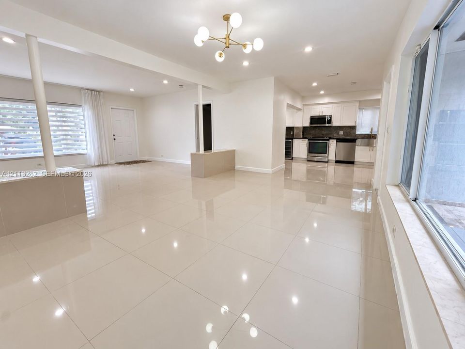 For Rent: $3,900 (3 beds, 3 baths, 1694 Square Feet)