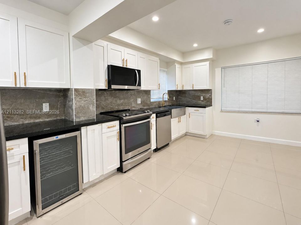 For Rent: $3,900 (3 beds, 3 baths, 1694 Square Feet)