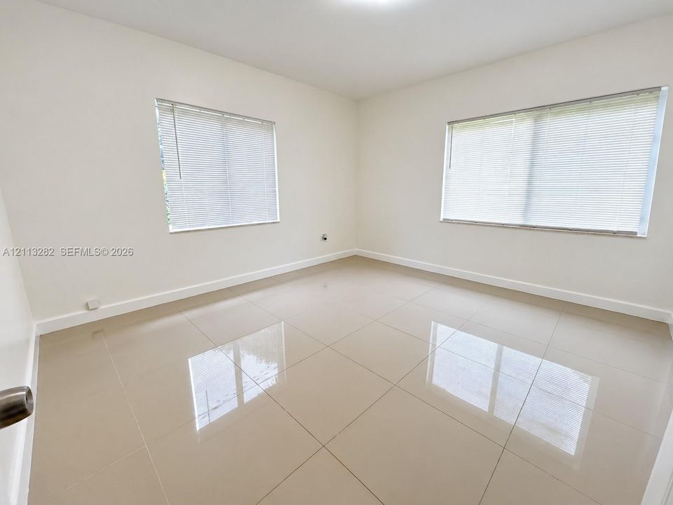 For Rent: $3,900 (3 beds, 3 baths, 1694 Square Feet)