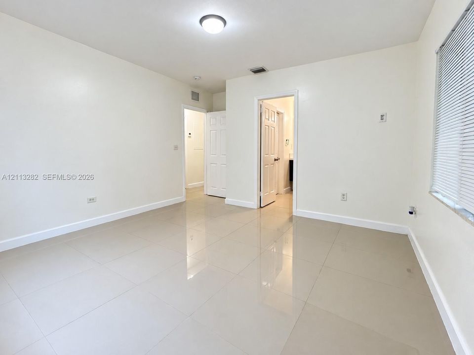 For Rent: $3,900 (3 beds, 3 baths, 1694 Square Feet)