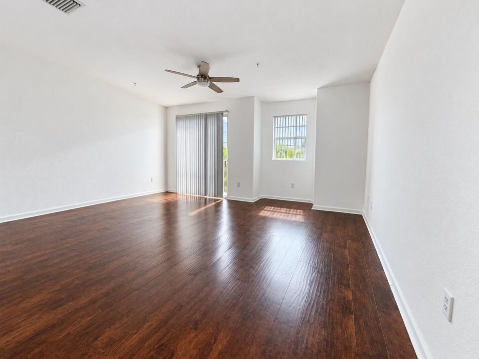 Naturally brightened neutral home interi