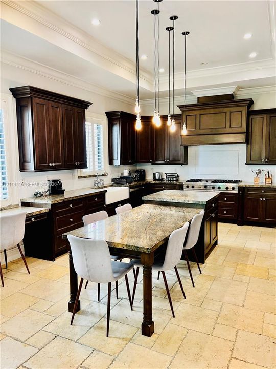 For Rent: $21,500 (5 beds, 5 baths, 4322 Square Feet)