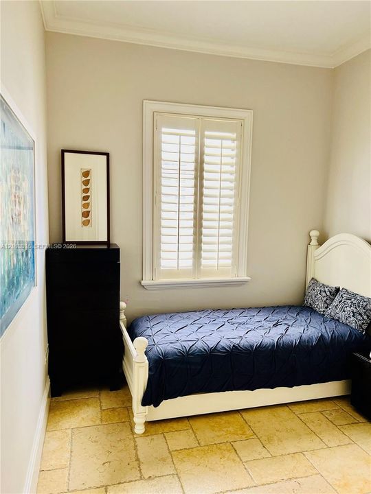For Rent: $21,500 (5 beds, 5 baths, 4322 Square Feet)