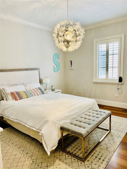 For Rent: $21,500 (5 beds, 5 baths, 4322 Square Feet)