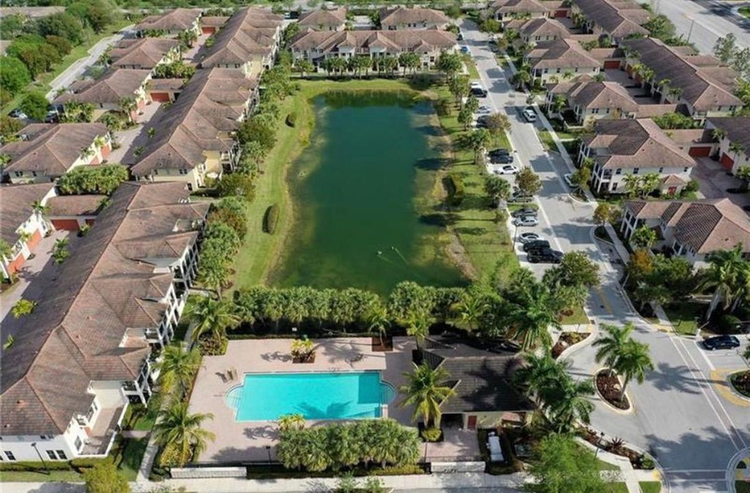 Paloma Lakes Community